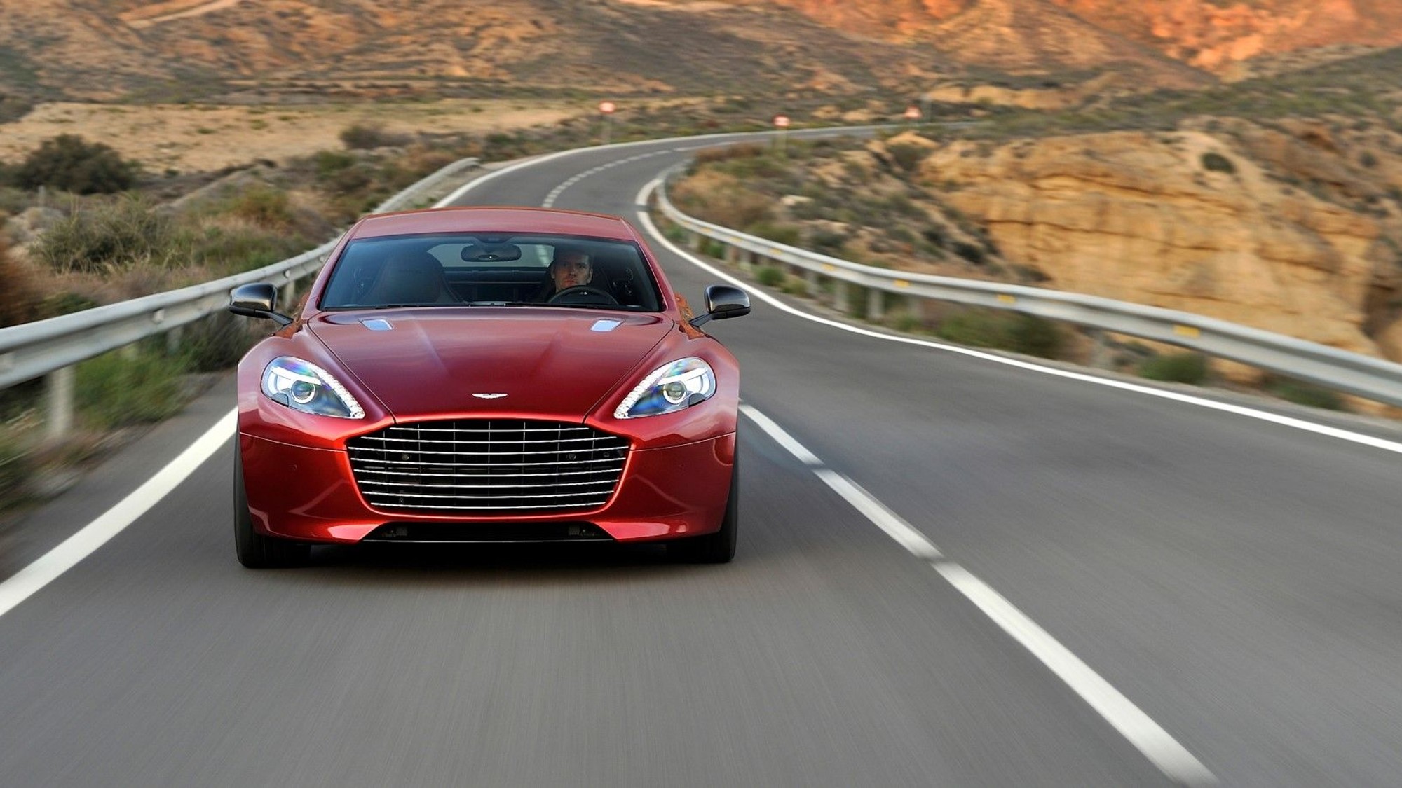 Rapide dan Perubahan Tren Mobil Luxury